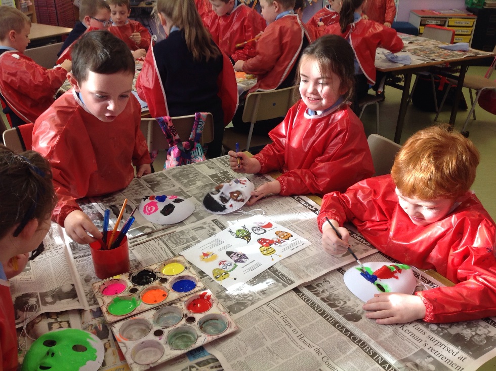 P3&4 enjoying Halloween art