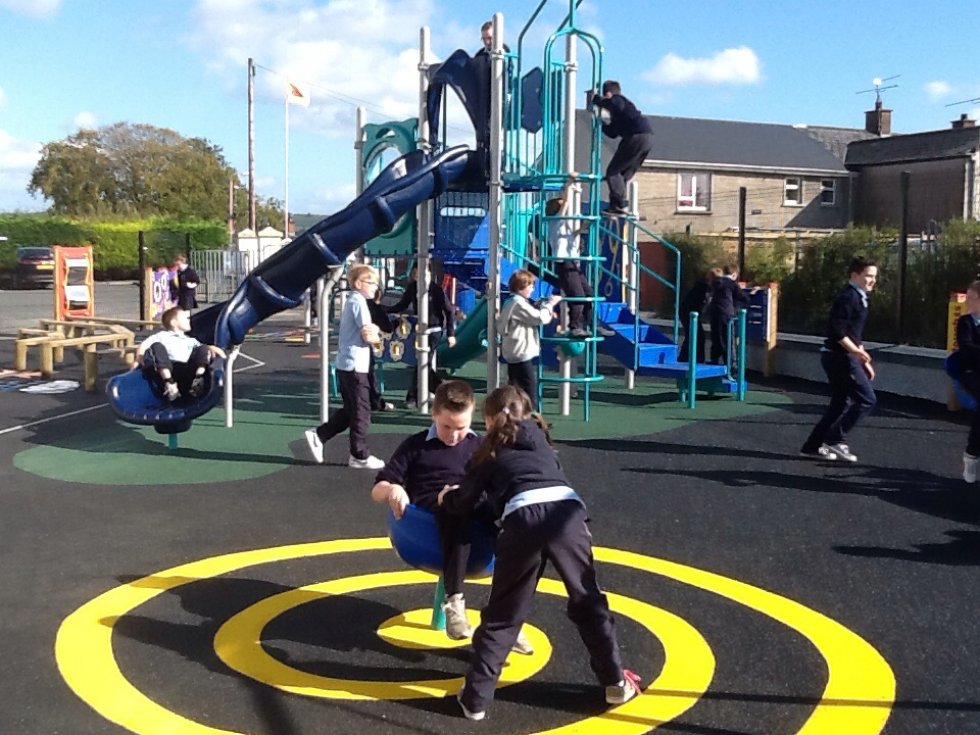 P5,6&7 enjoying the sunshine in the new park
